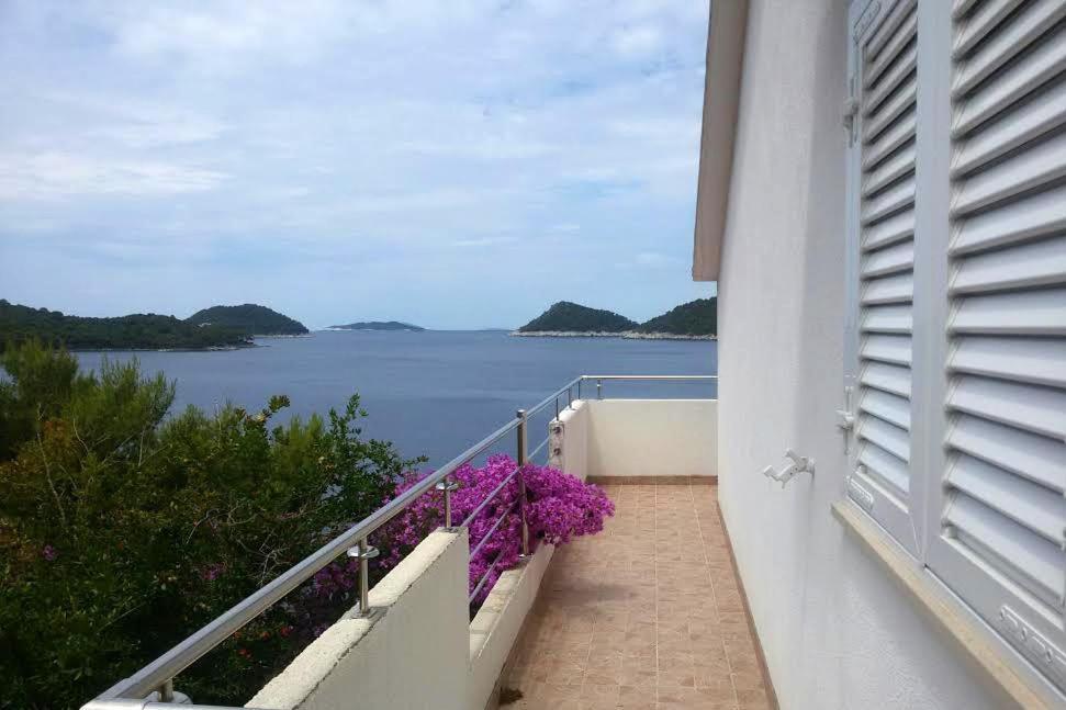 Apartments By The Sea Ubli, Lastovo - 8354 Убли Экстерьер фото